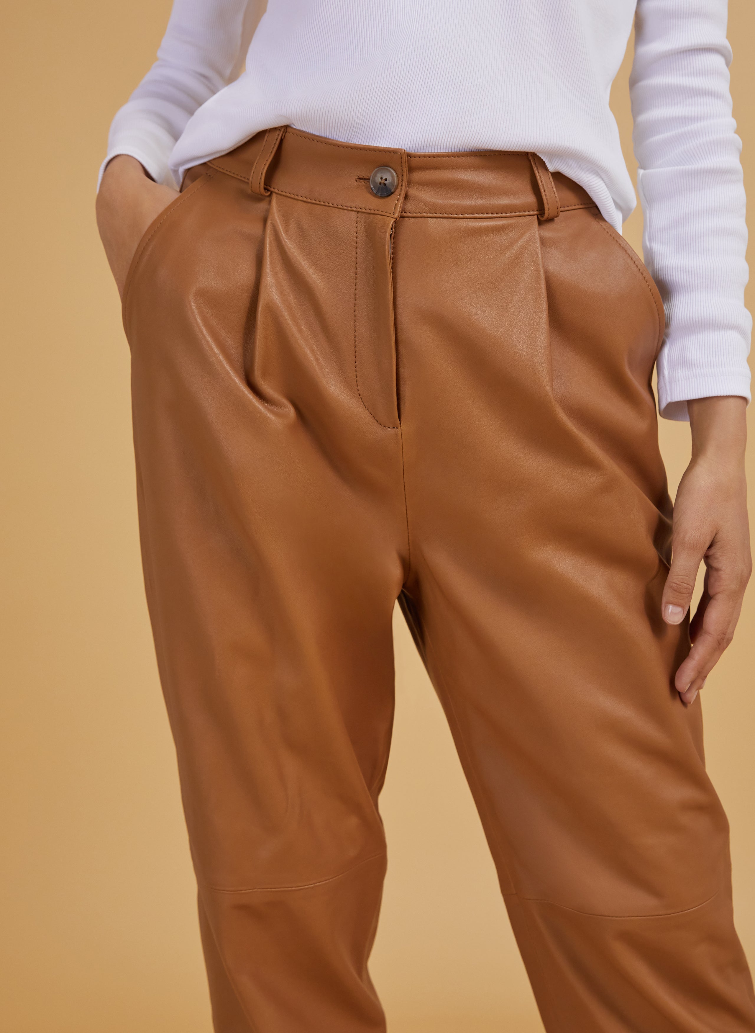 Amazon.com: LAOSHE Women's Skinny Fit Faux Leather Pants Leather Trousers  Faux Leather Pants Stretch Slim Trousers Leather Leggings (Color : Brown,  Size : X-Large)